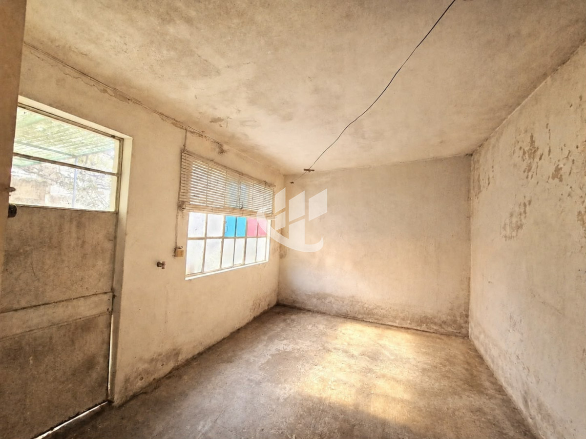 Casa ID.2820 - CASA DE 2 DORMITORIOS CON MUCHO POTENCIAL