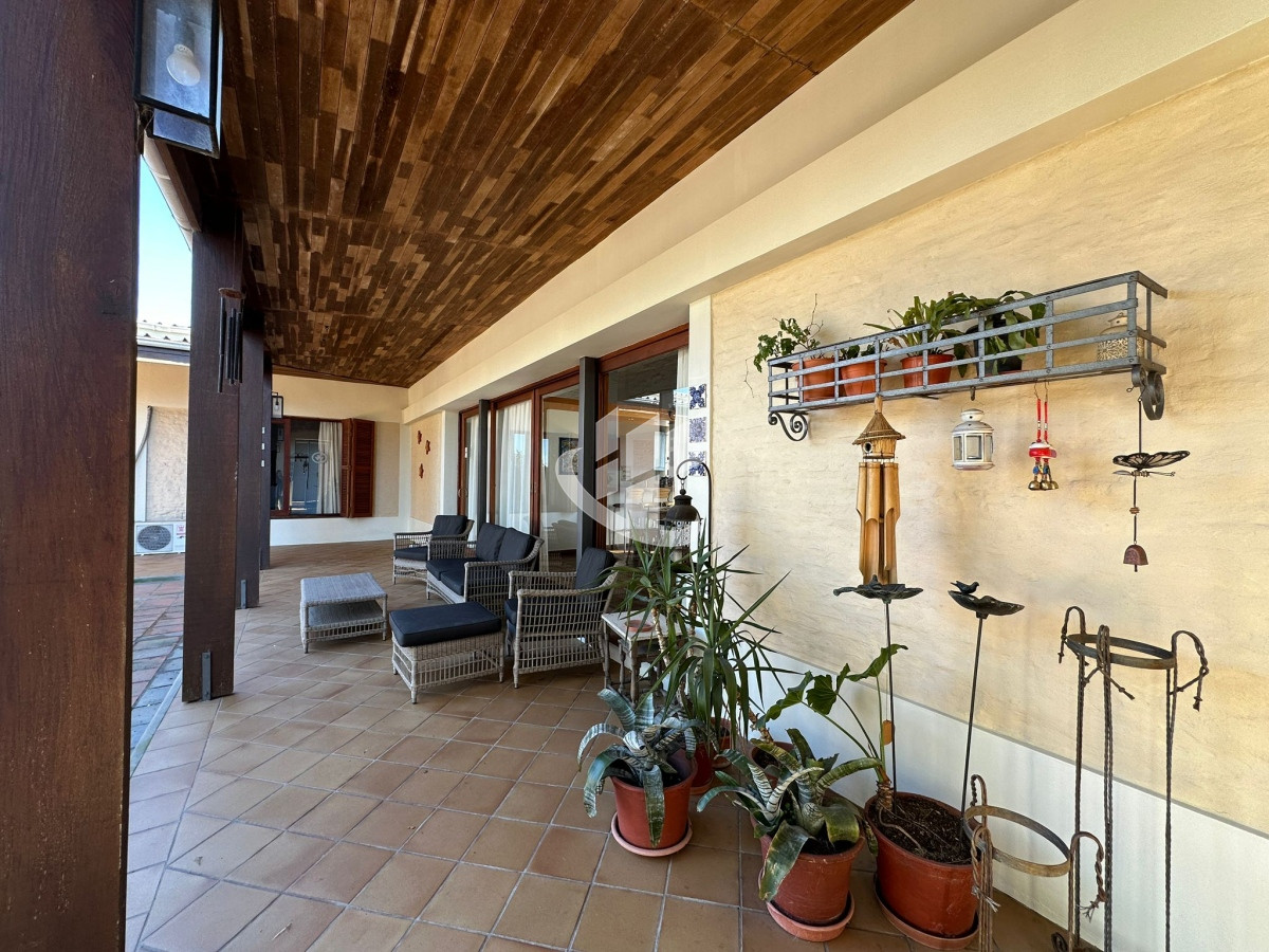 Casa ID.1419 - CASA CENTRICA EN MERCEDES LISTA PARA INGRESAR, CON 1.000 M2 DE TERRENO