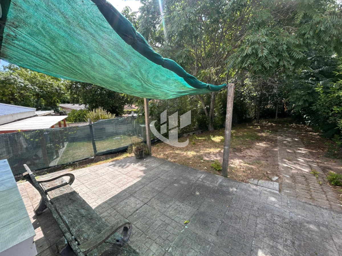 Casa ID.2410 - Casa en alquiler anual 2 Dormitorios, Jardines de Córdoba, Punta del Este