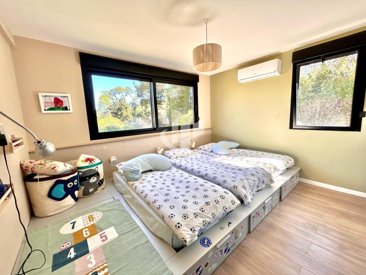 Casa ID.2899 - PUNTA DEL ESTE LUGANO HERMOSA CASA DE 4 DORMITORIOS PARRILLERO PISCINA CLIMATIZADA EN ALQUILER TEMPORAL