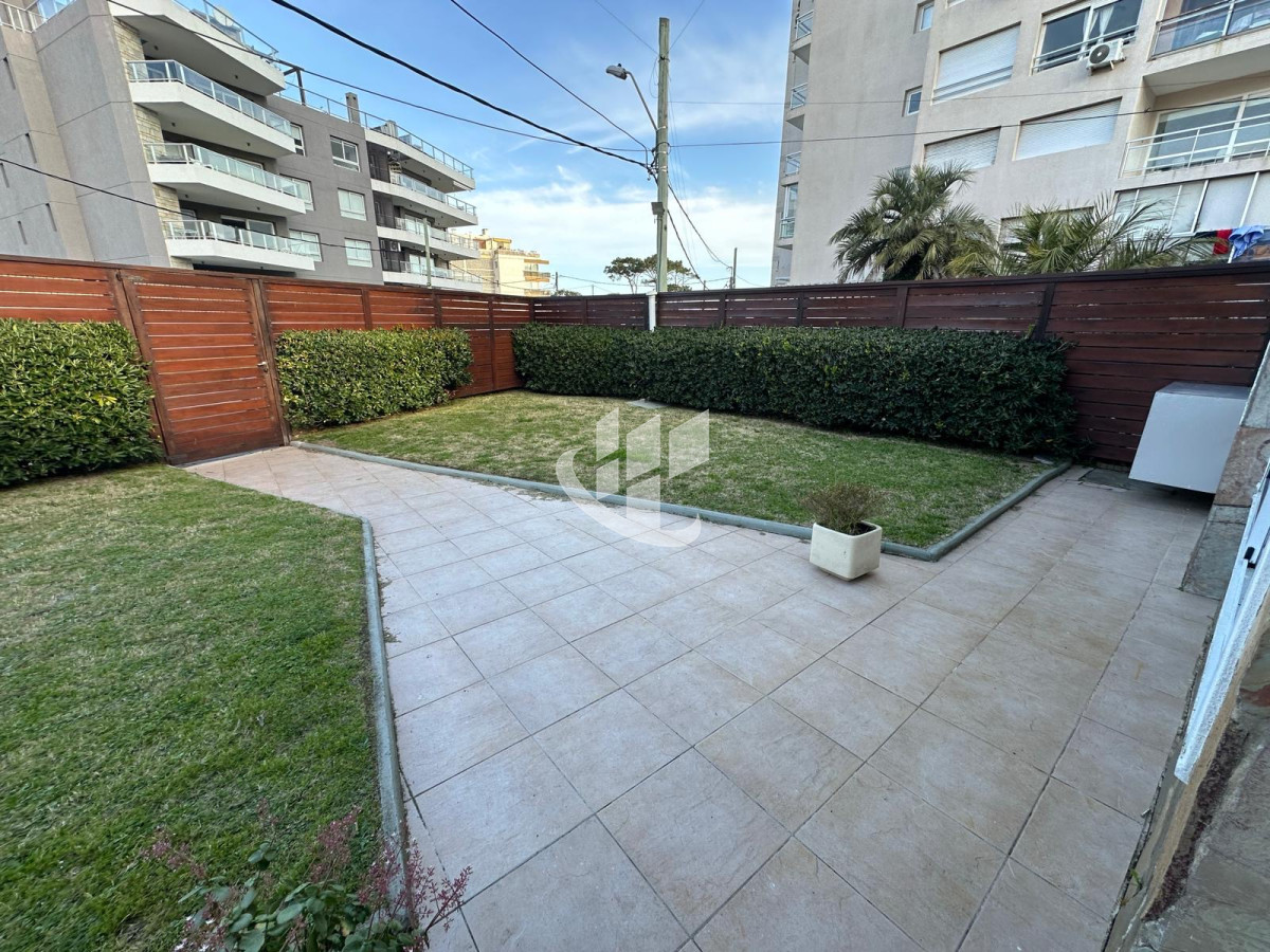 Casa ID.1908 - Casa en alquiler anual de 3 dormitorios en Mansa Punta del Este 