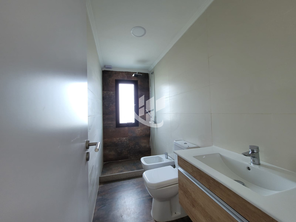 Casa ID.924 - CASA 2 DORMITORIOS EN BARRIO JARDINES DEL HUM 