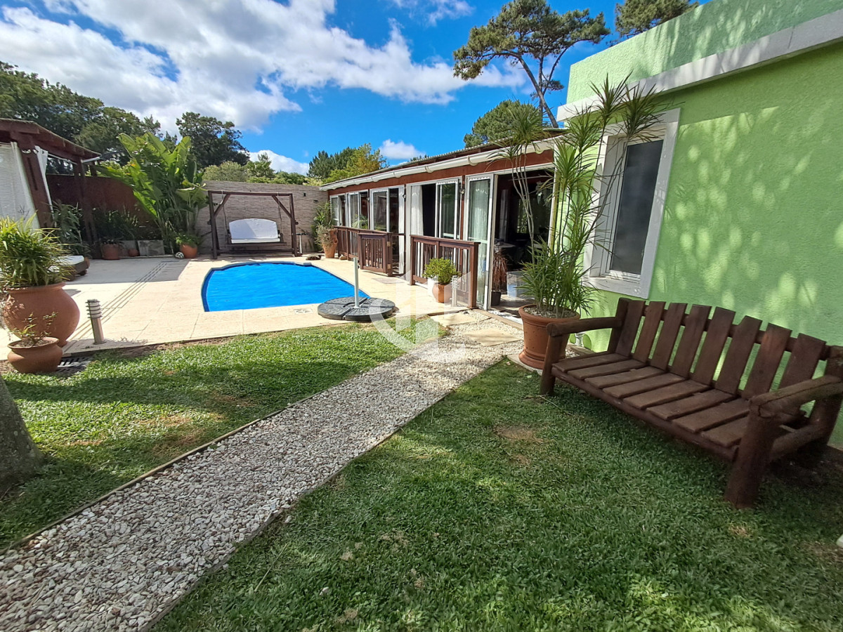 Casa ID.2268 - PUNTA DEL ESTE - TIO TOM - CASA DE 3 DORMITORIOS CON PISCINA - ALQUILER DE TEMPORADA