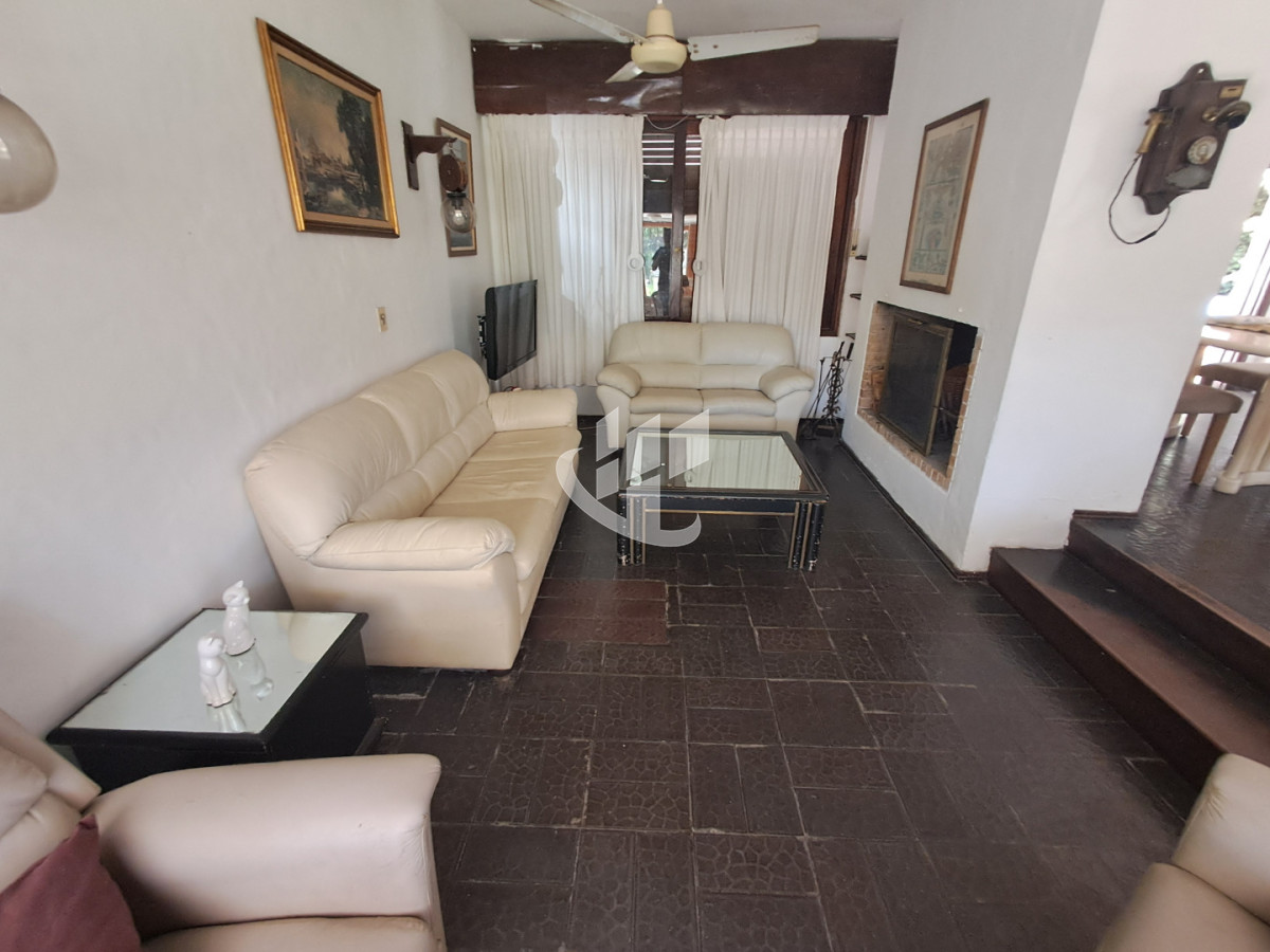 Casa ID.2333 - PUNTA DEL ESTE MANSA A METROS DEL MAR HERMOSA PROPIEDAD CON POTENCIAL