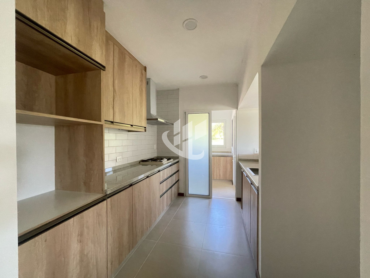 Casa ID.1716 - A ESTRENAR DE 3 DORMITORIOS Y 2 BAÑOS
