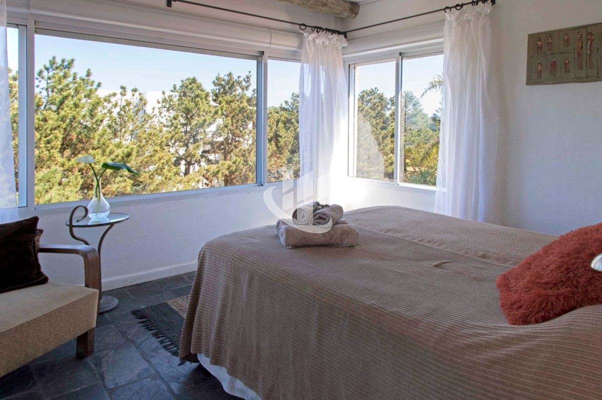 Casa ID.2538 - PUNTA DEL ESTE TIO TOM CASA DE 4 DORMITORIOS PISCINA HERMOSA VISTA !