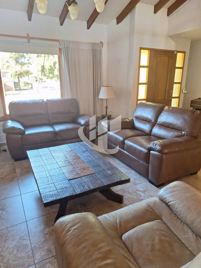 Casa ID.978 - ALQUILER CASA  ANUAL PUNTA DEL ESTE   MODERNA ,PISCINA CLIMATIZADA 