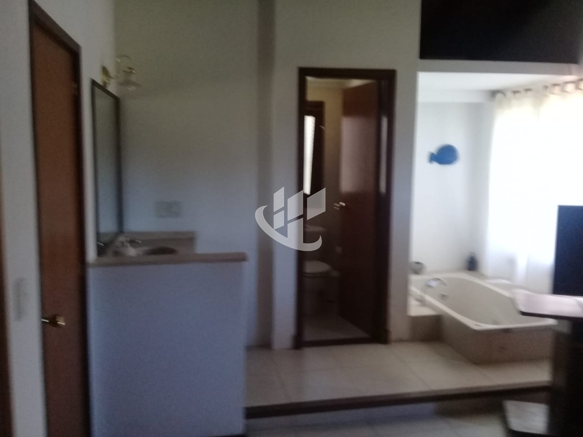 Casa ID.2109 - PUNTA DEL ESTE MARLY CASA DE 4 DORMITORIOS PISCINA EN ALQUILER TEMPORAL