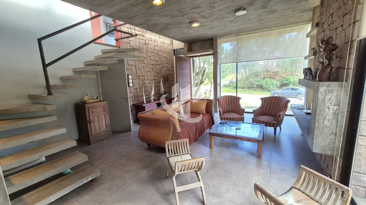 Casa ID.2617 - Casa en Alquiler Anual, 4 dormitorios en suite, Montoya, La Barra