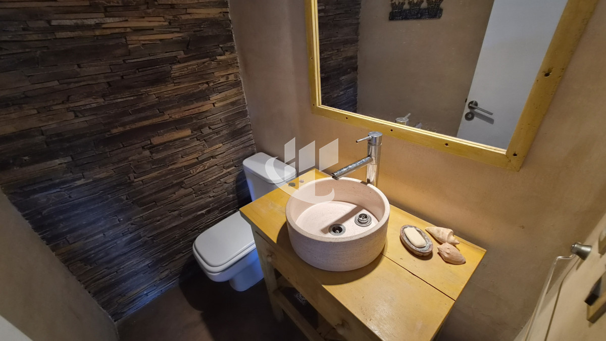 Casa ID.2617 - Casa en Alquiler Anual, 4 dormitorios en suite, Montoya, La Barra