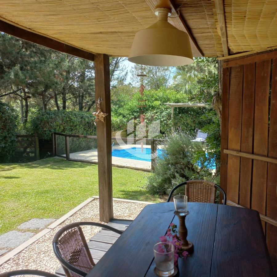 Casa ID.2538 - PUNTA DEL ESTE TIO TOM CASA DE 4 DORMITORIOS PISCINA HERMOSA VISTA !