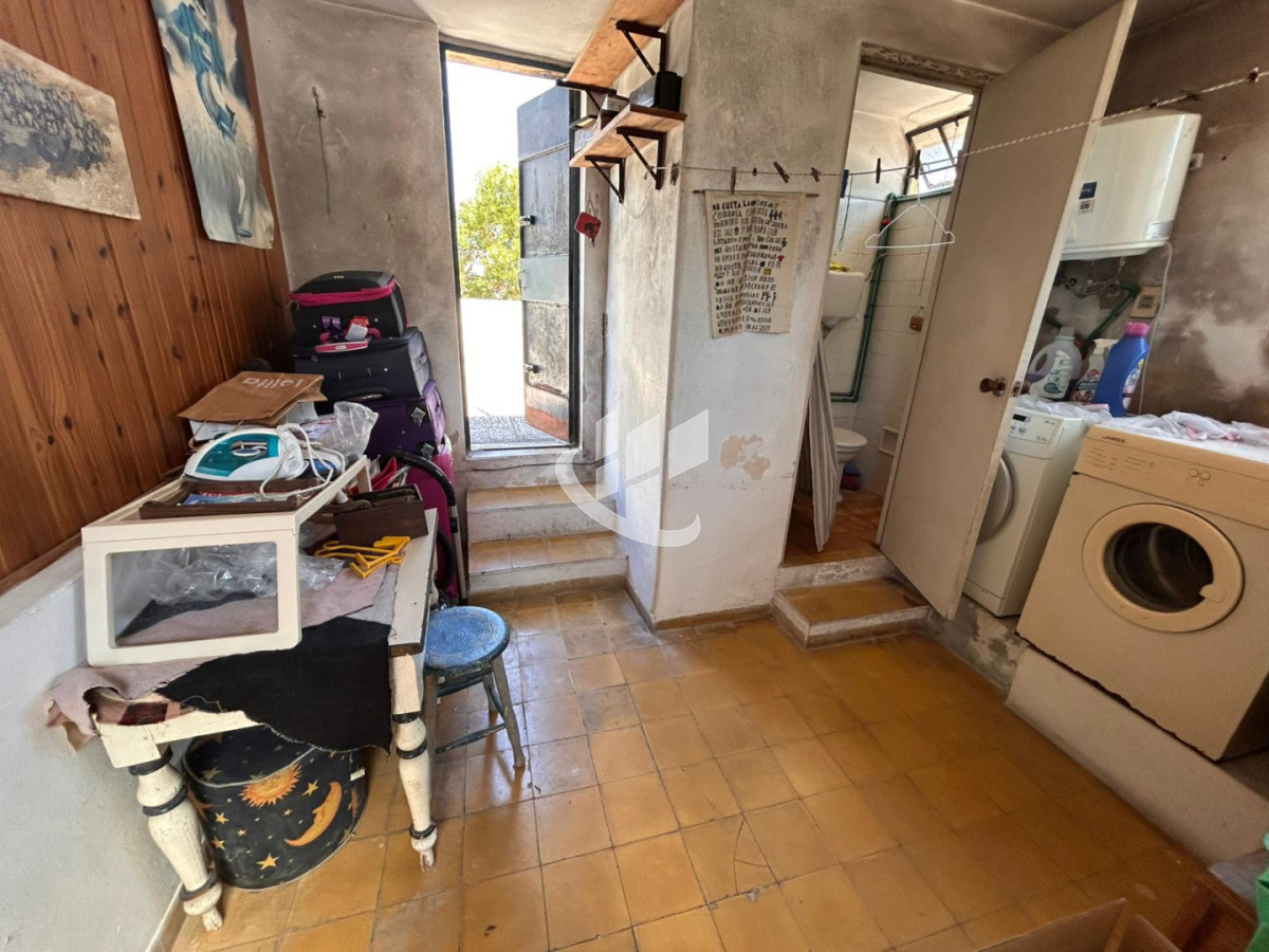 Casa ID.2460 - Casa 3 Dorm. En Venta en Pocitos con Garaje, Patio, Barbacoa y Azotea