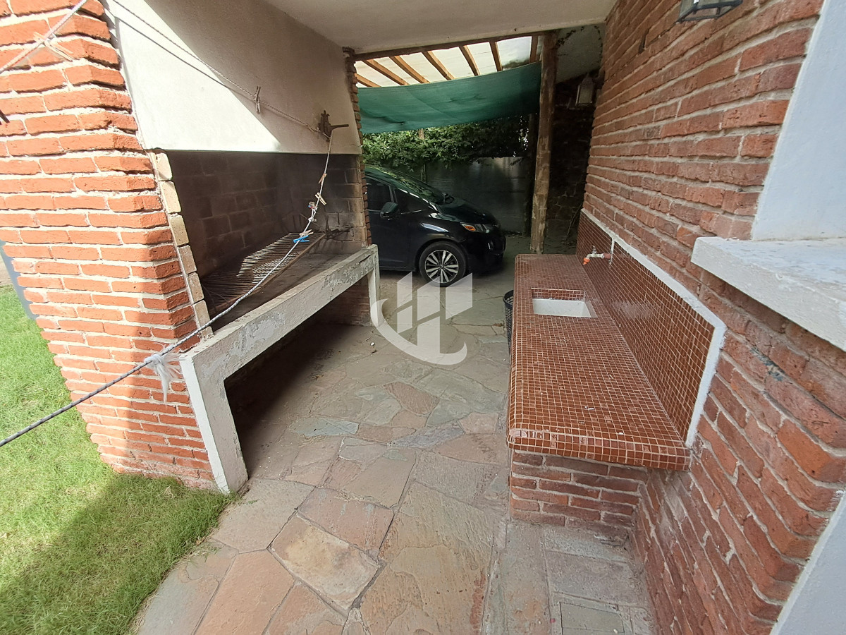 Casa ID.1710 - PUNTA DEL ESTE MANSA CASA DE 2 DORMITORIOS Y DEPENDENCIA EN VENTA