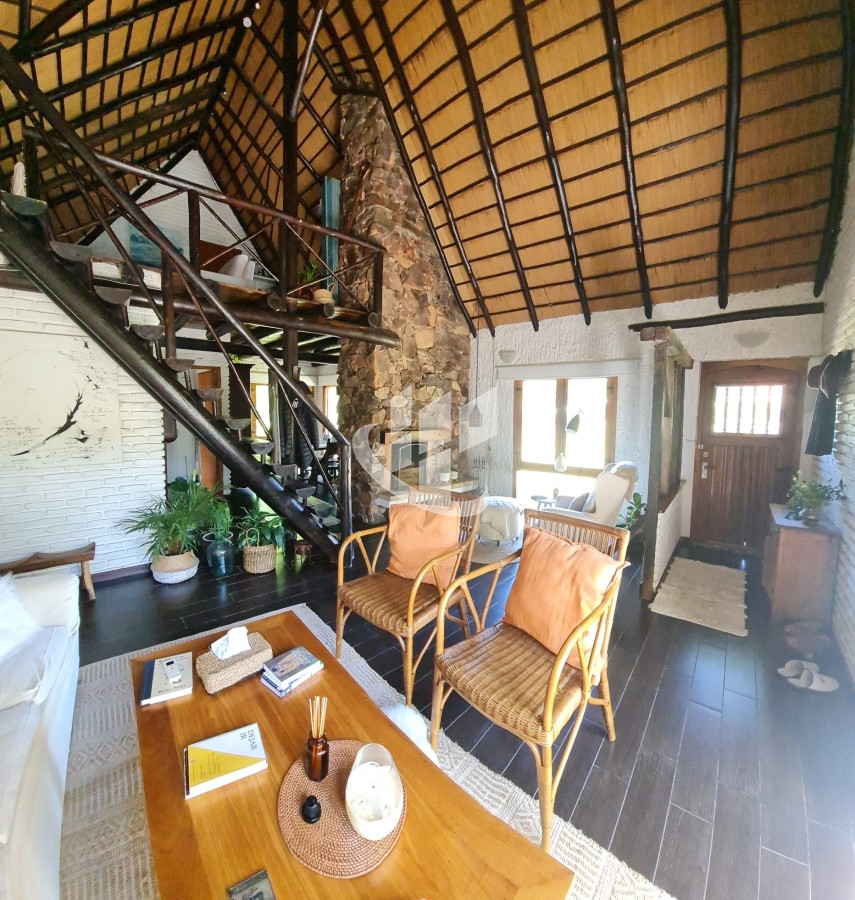 Casa ID.1208 - VENDO