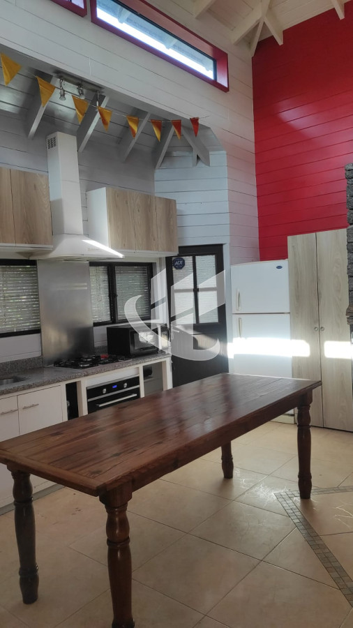 Casa ID.1545 - PUNTA DEL ESTE LA BARRA CASA DE 3 DORMIRORIOS CON PARRILLERO