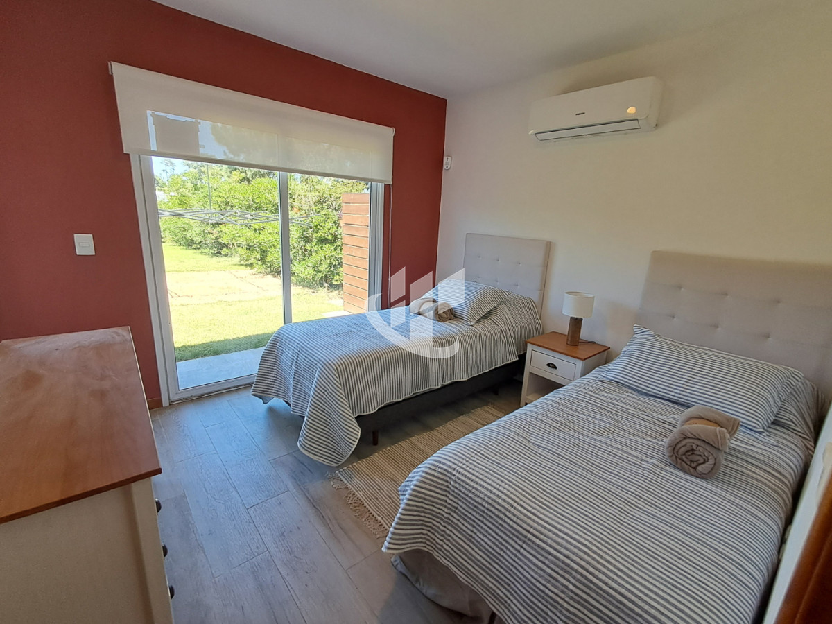 Casa ID.2391 - PUNTA DEL ESTE PARQUE BURNETT 2 DORMITORIOS 2 BAÑOS