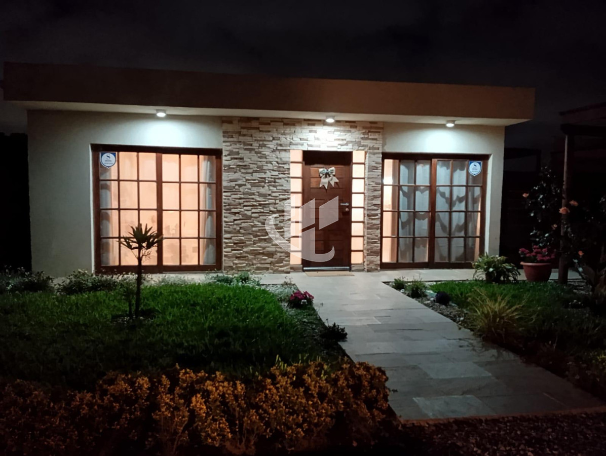 Casa ID.1592 - PUNTA DEL ESTE BARRIO CERRADO A MINUTOS DE LA PENINSULA Y DE LA BARRA