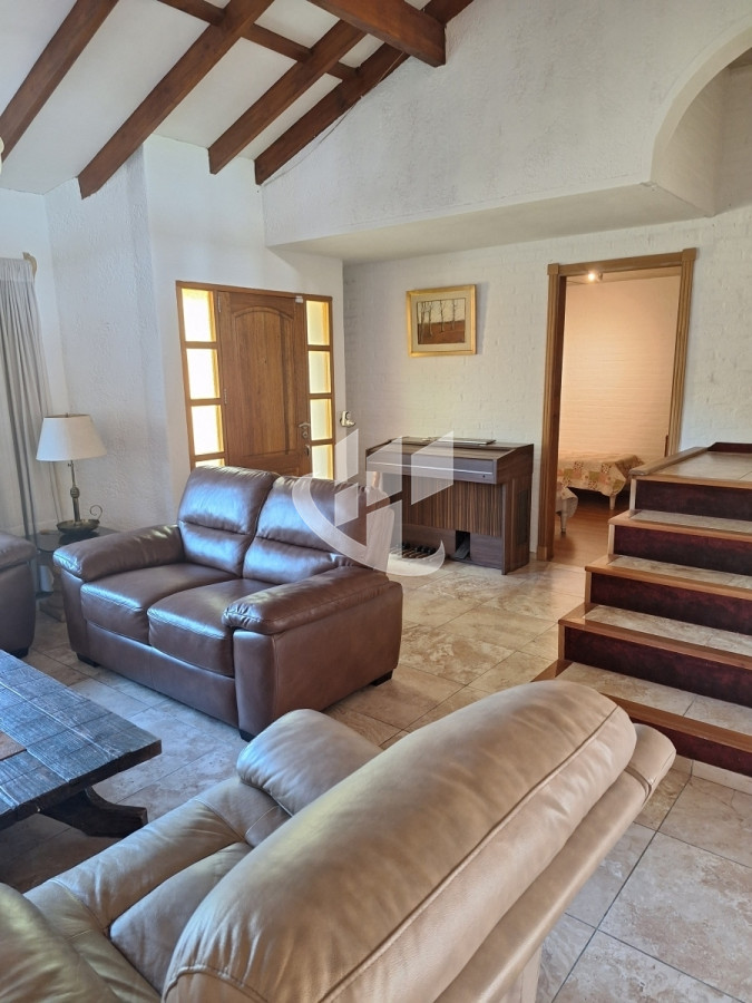 Casa ID.978 - ALQUILER CASA  ANUAL PUNTA DEL ESTE   MODERNA ,PISCINA CLIMATIZADA 