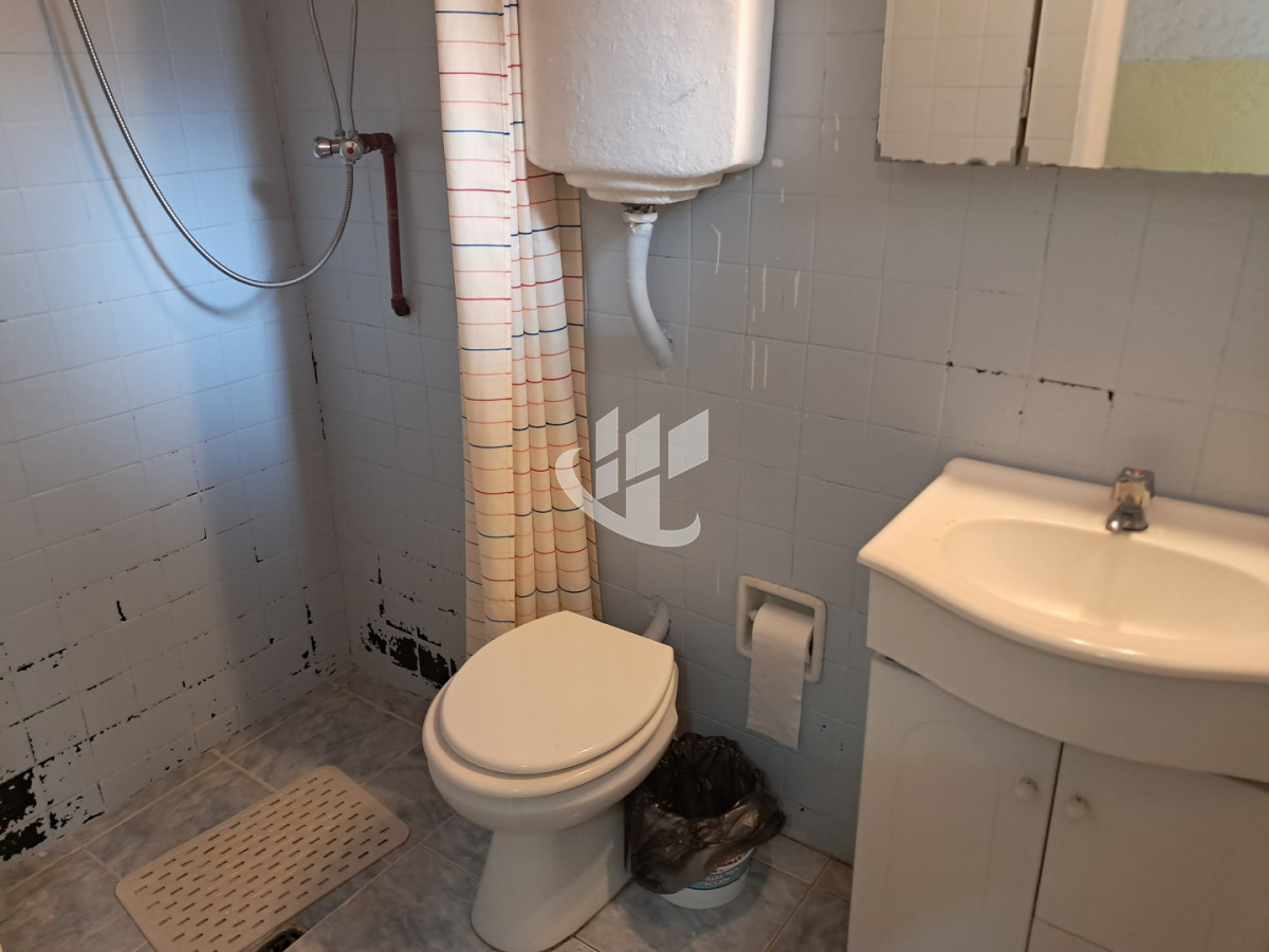 Casa ID.2532 - PUNTA DEL ESTE LAS DELICIAS GRAN CASA DE 5 DORMITORIOS PISCINA CANCHA DE PADLE EN VENTA