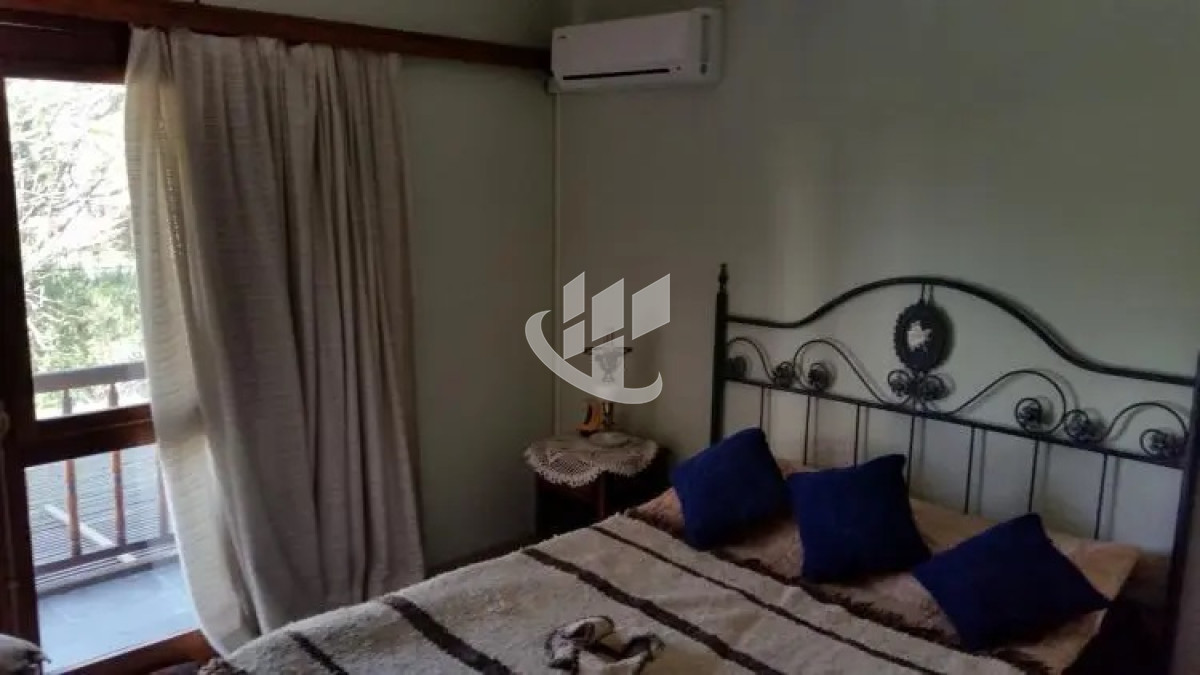 Casa ID.1949 - PUNTA DEL ESTE MANSA A 600 M DEL MAR CASA DE 6 DORMITORIOS PISCINA