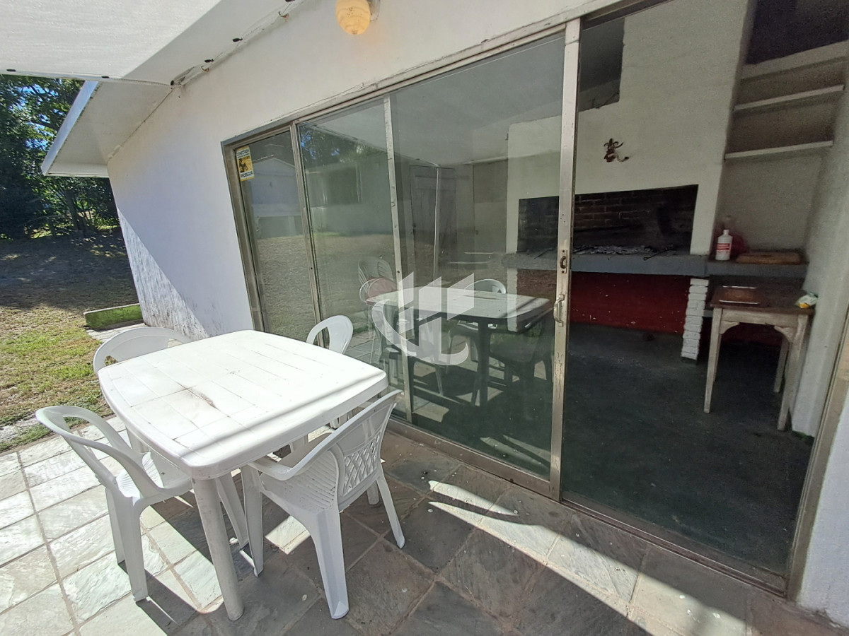 Casa ID.2470 - PUNTA DEL ESTE PINARES CASA DE 3 DORMITORIOS Y PARRILLERO EN VENTA