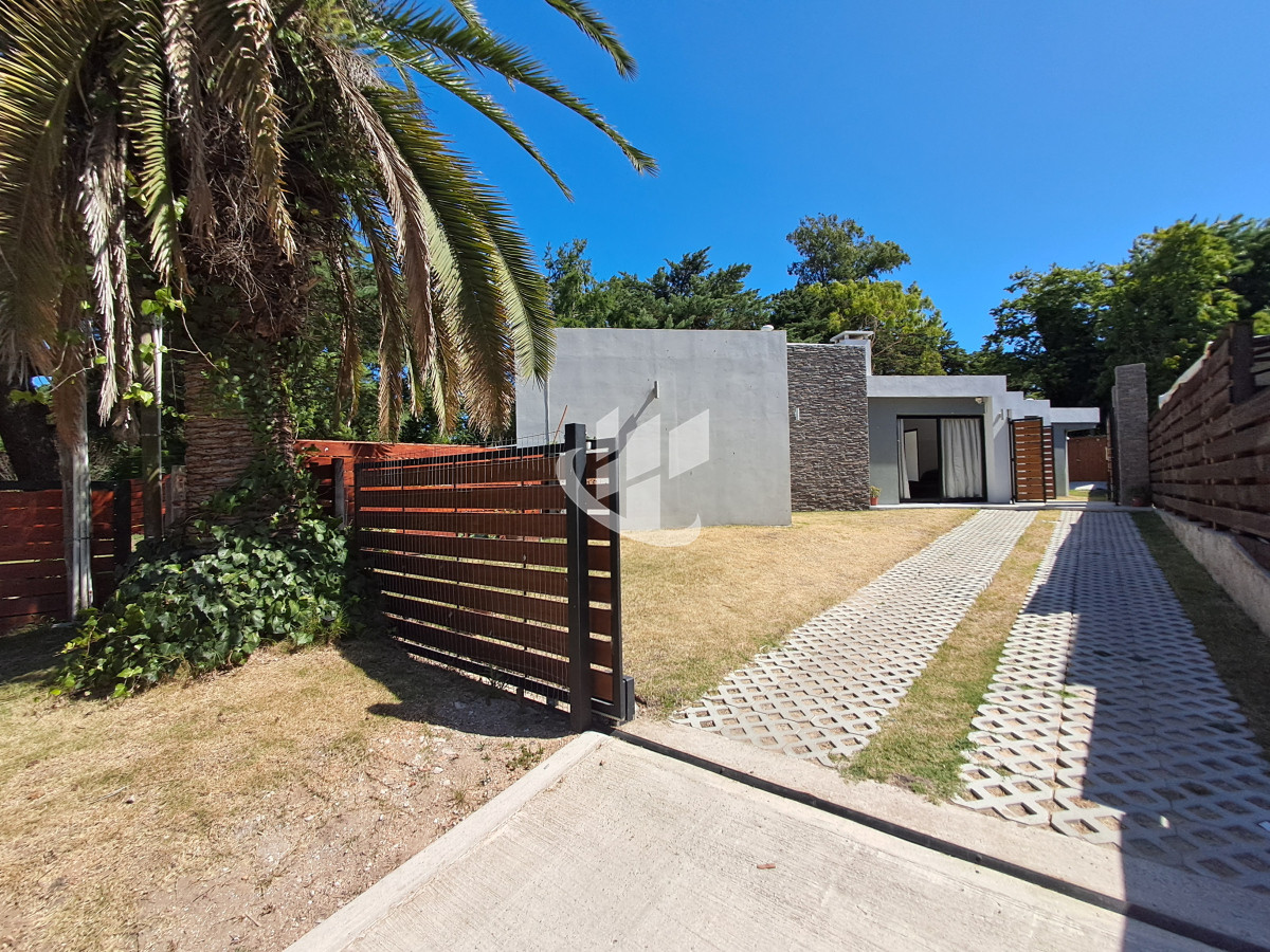 Casa ID.1626 - PUNTA DEL ESTE CANTEGRIL CASA PH EN VENTA 3 DORMITORIOS PISCINA