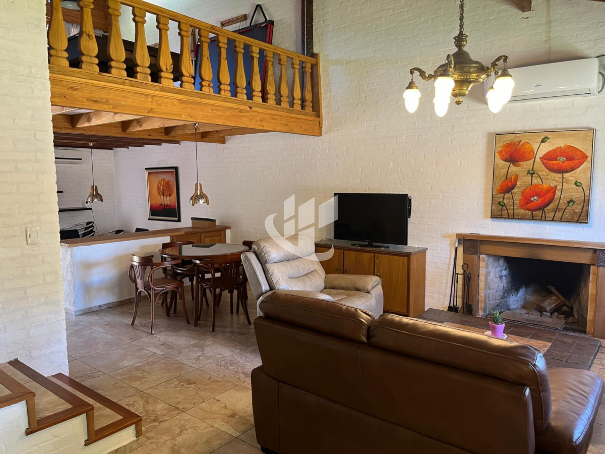 Casa ID.978 - ALQUILER CASA  ANUAL PUNTA DEL ESTE   MODERNA ,PISCINA CLIMATIZADA 