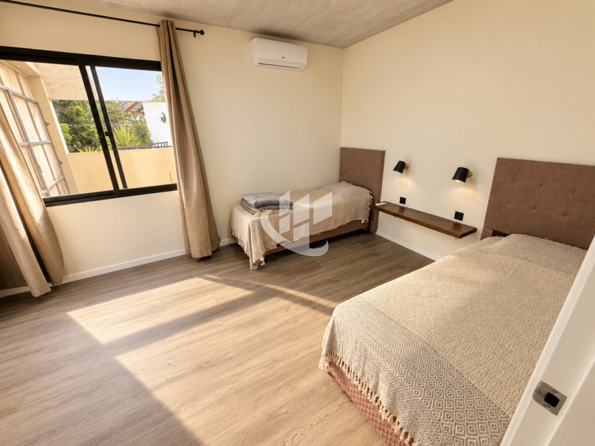 Casa ID.2920 - Casa en Pinares a 100 metros de Playa Mansa - Alquiler Temporada 2027