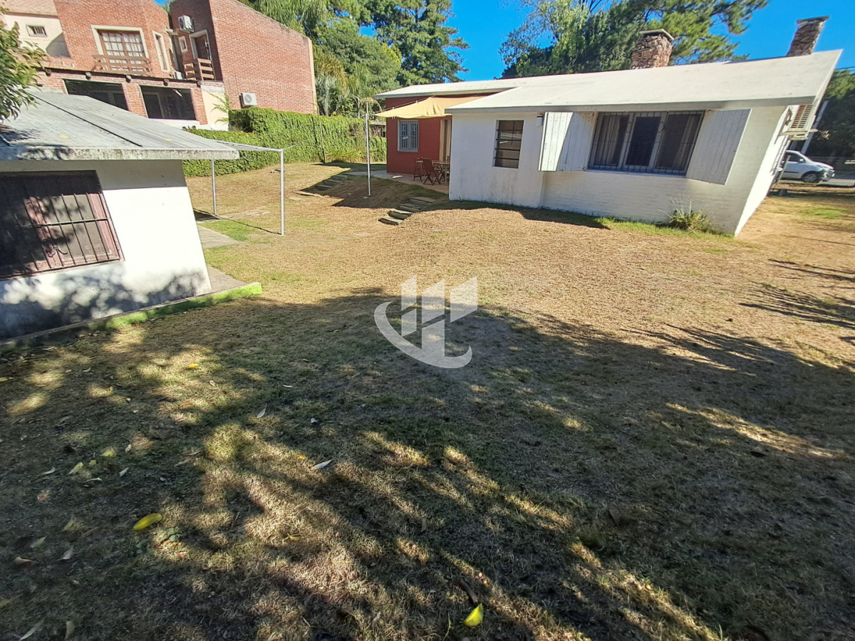 Casa ID.2470 - PUNTA DEL ESTE PINARES CASA DE 3 DORMITORIOS Y PARRILLERO EN VENTA