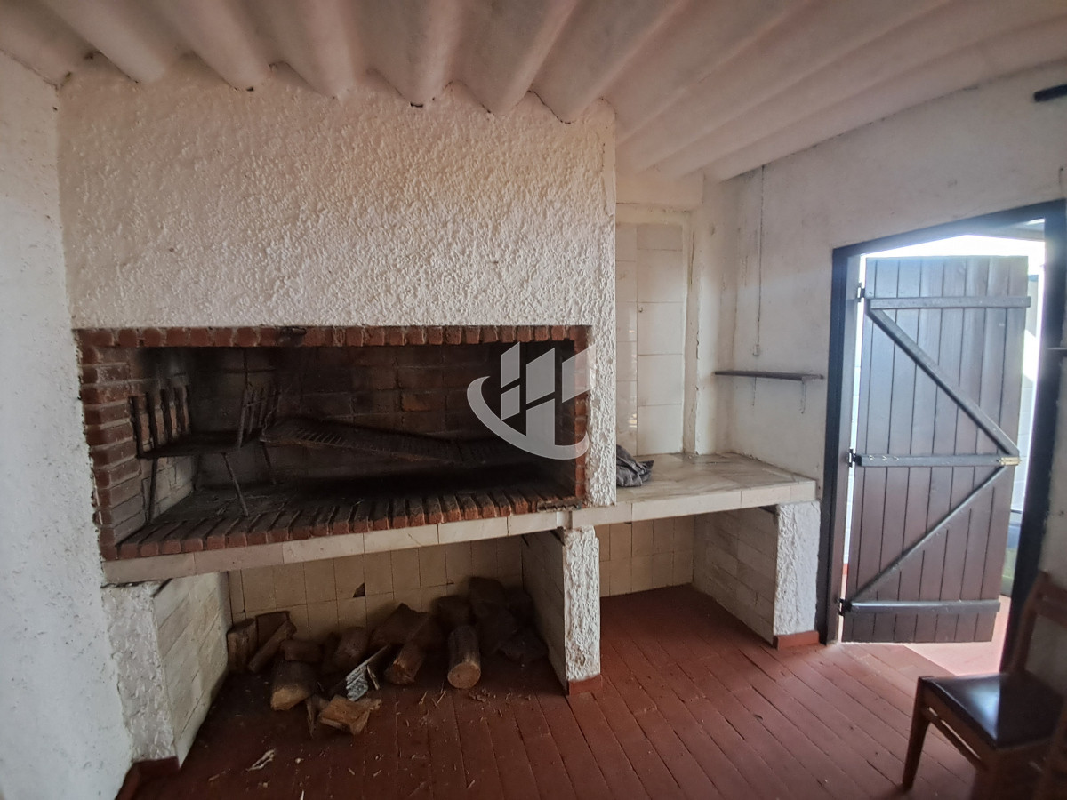 Casa ID.1798 - PUNTA DEL ESTE LAS DELICIAS HERMOSA CASA DE 3 DORMITORIOS 2 BAÑOS PARRILLERO CERCADA