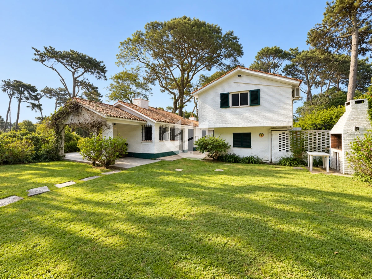 Casa ID.2889 - PUNTA DEL ESTE LUGANO AMPLIA CASA PARA 10 PERSONAS EN ALQUILER DE TEMPORADA