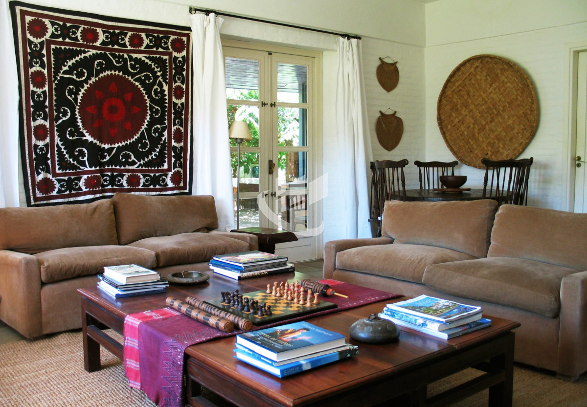 Casa ID.689 - Venta, casa, 3 suites mas dep, La Barra, Punta del Este