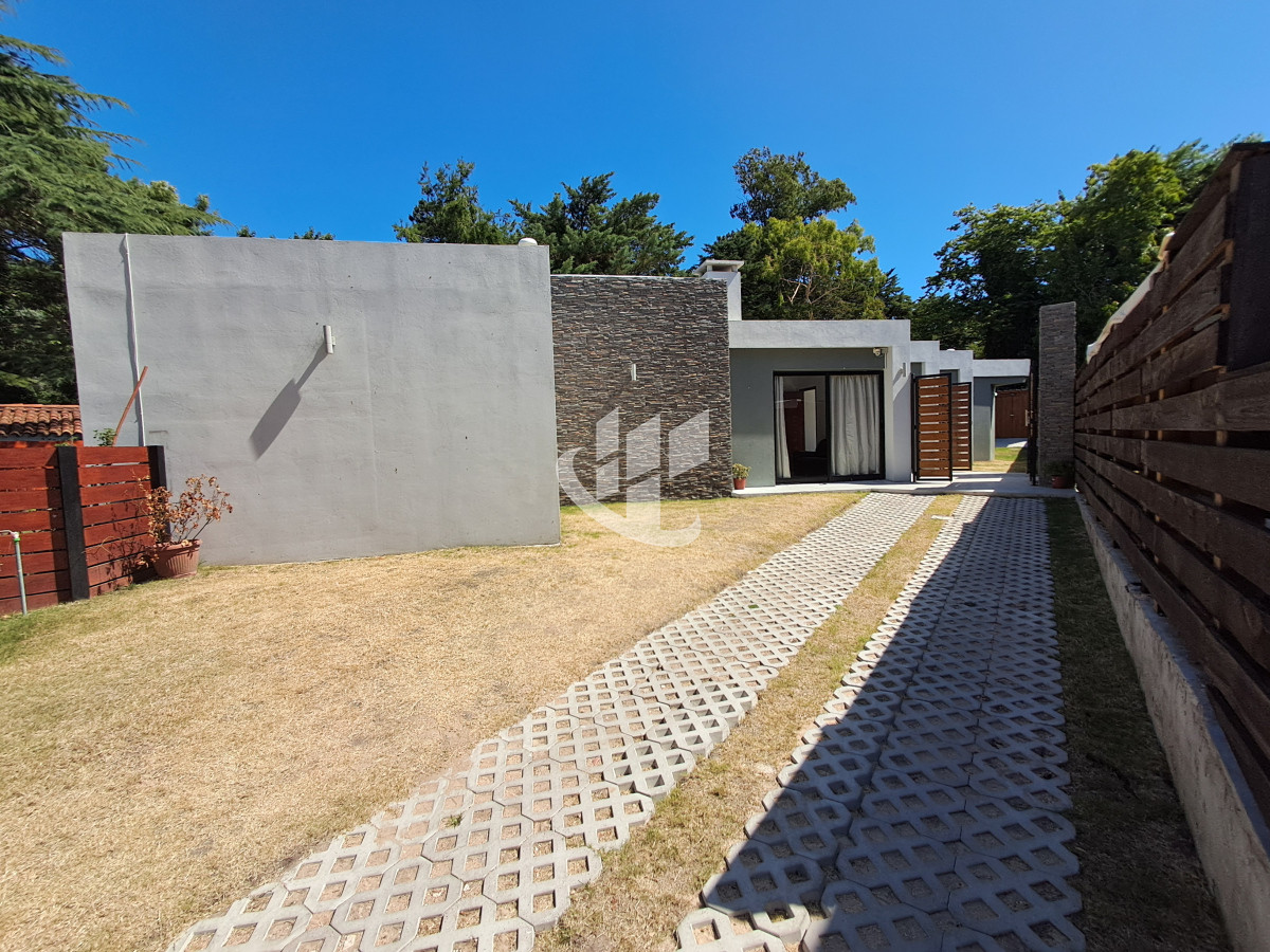 Casa ID.1626 - PUNTA DEL ESTE CANTEGRIL CASA PH EN VENTA 3 DORMITORIOS PISCINA