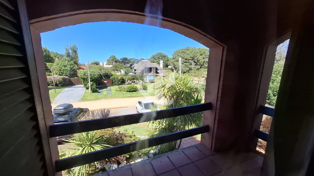 Casa ID.1609 - Casa en venta, 5 dormitorios y barbacoa cerrada. Tio Tom, Maldonado