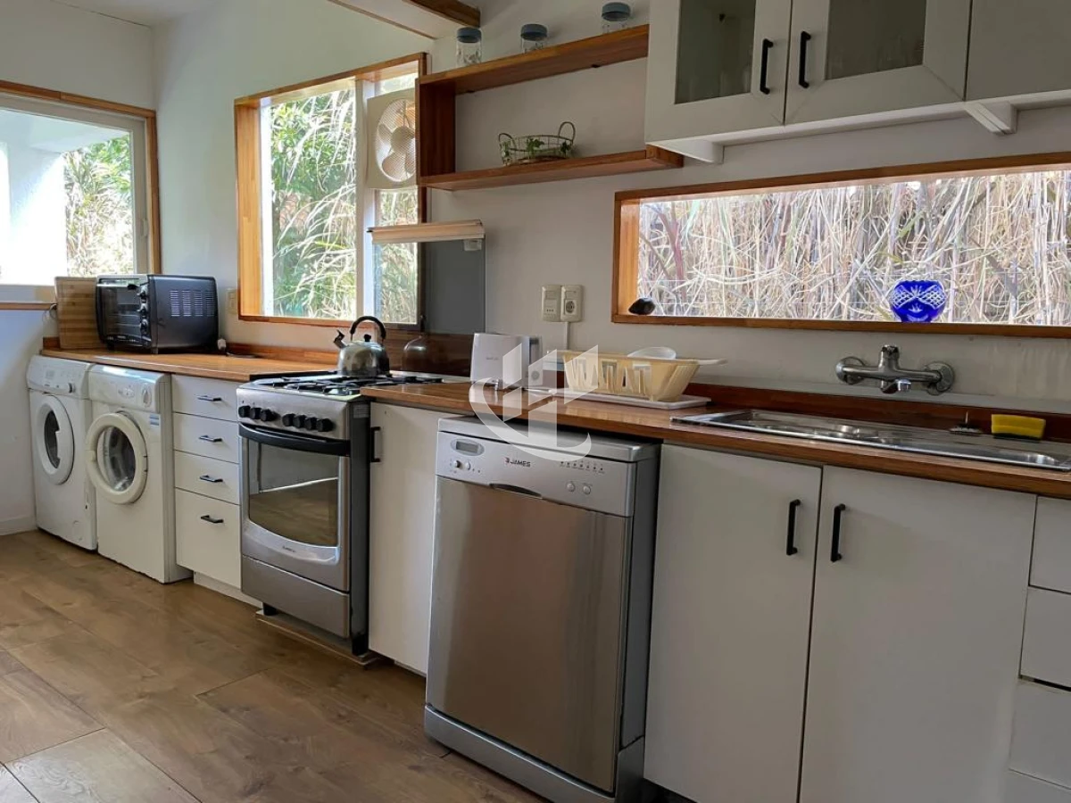 Casa ID.1918 - PUNTA DEL ESTE MANSA CASA 4 DORMITORIOS AMPLIO TERRENO EN VENTA