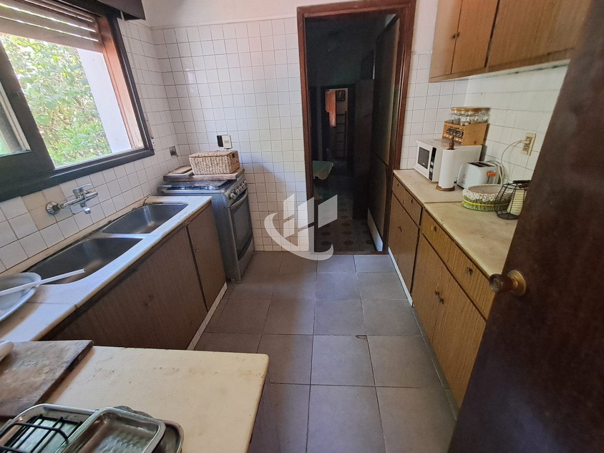 Casa ID.2333 - PUNTA DEL ESTE MANSA A METROS DEL MAR HERMOSA PROPIEDAD CON POTENCIAL