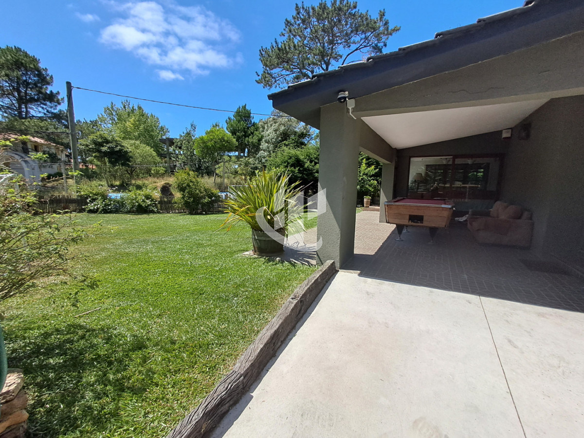 Casa ID.2395 - PUNTA DEL ESTE SAN RAFAEL 4 DORMITORIOS 2 BAÑOS PISCINA PARRILLERO