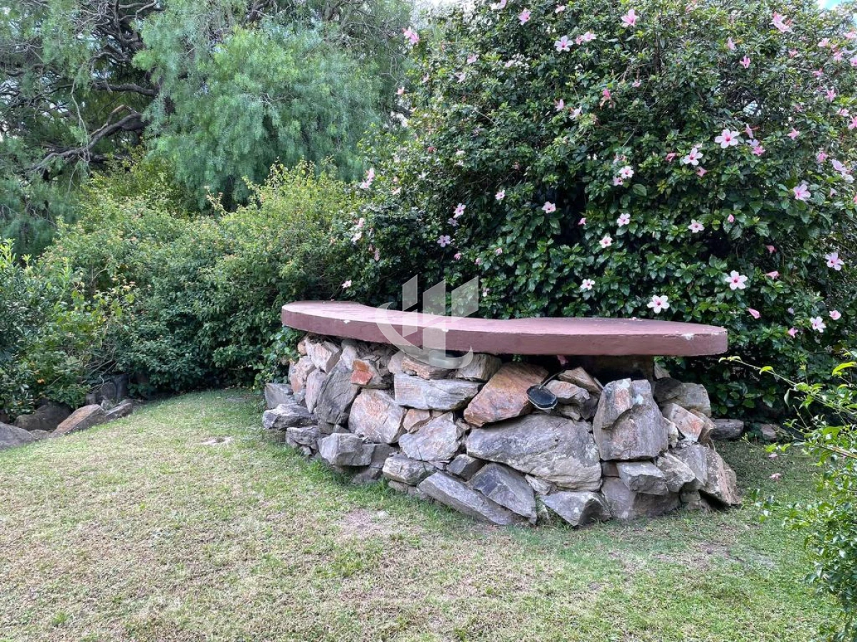 Casa ID.1918 - PUNTA DEL ESTE MANSA CASA 4 DORMITORIOS AMPLIO TERRENO EN VENTA