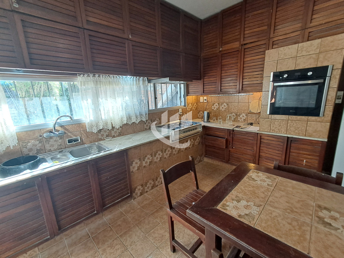 Casa ID.2406 - PUNTA DEL ESTE MANSA 5 DORMITORIOS 3 BAÑOS SE ALQUILA ENERO