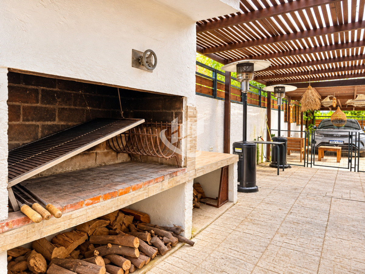 Casa ID.2768 - PUNTA DEL ESTE PLAYA BRAVA CASA DE 3 DORMITORIOS PSICINA CLIMARIZADA