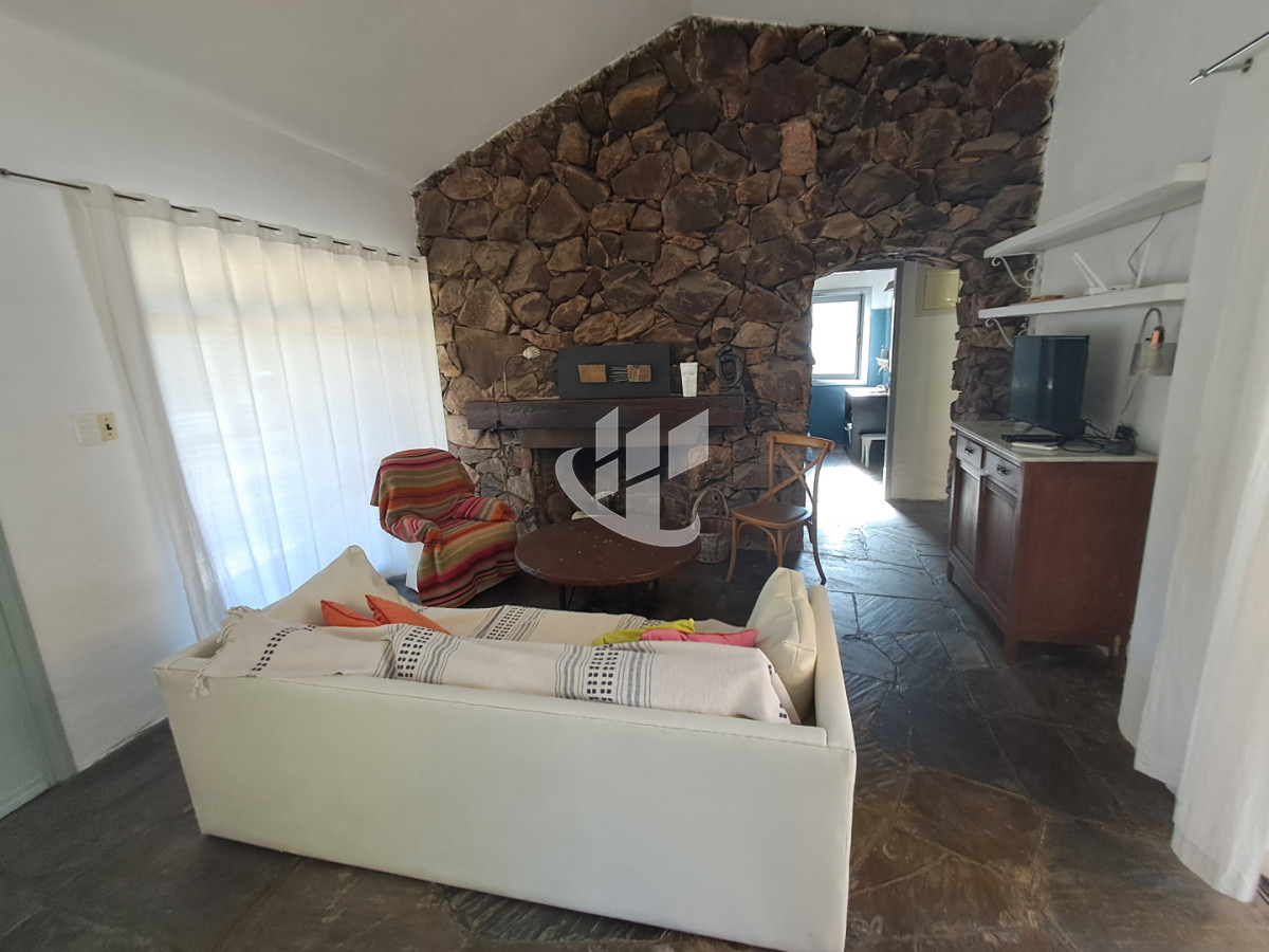 Casa ID.2470 - PUNTA DEL ESTE PINARES CASA DE 3 DORMITORIOS Y PARRILLERO EN VENTA