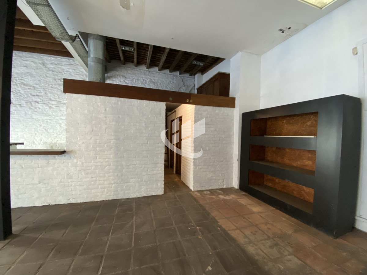 Casa ID.1022 - Venta casa con local al frente ideal para empresa 