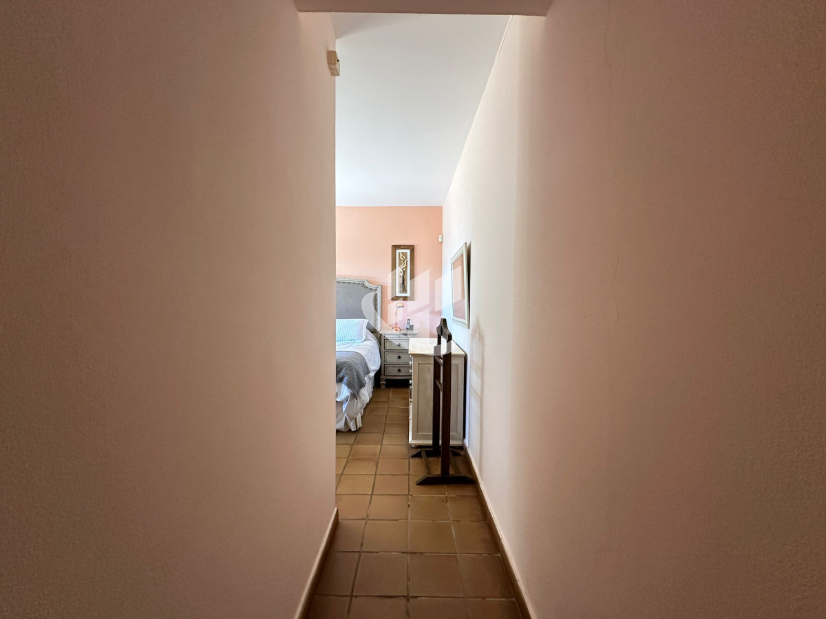 Casa ID.1419 - CASA CENTRICA EN MERCEDES LISTA PARA INGRESAR, CON 1.000 M2 DE TERRENO