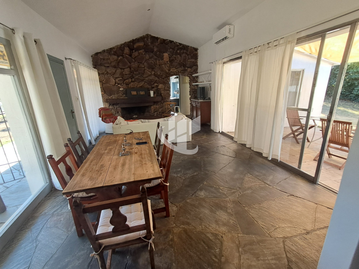 Casa ID.2470 - PUNTA DEL ESTE PINARES CASA DE 3 DORMITORIOS Y PARRILLERO EN VENTA