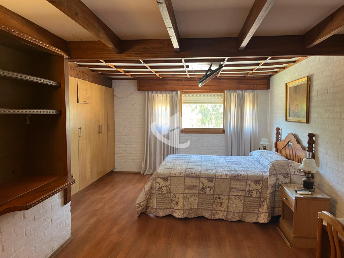 Casa ID.978 - ALQUILER CASA  ANUAL PUNTA DEL ESTE   MODERNA ,PISCINA CLIMATIZADA 