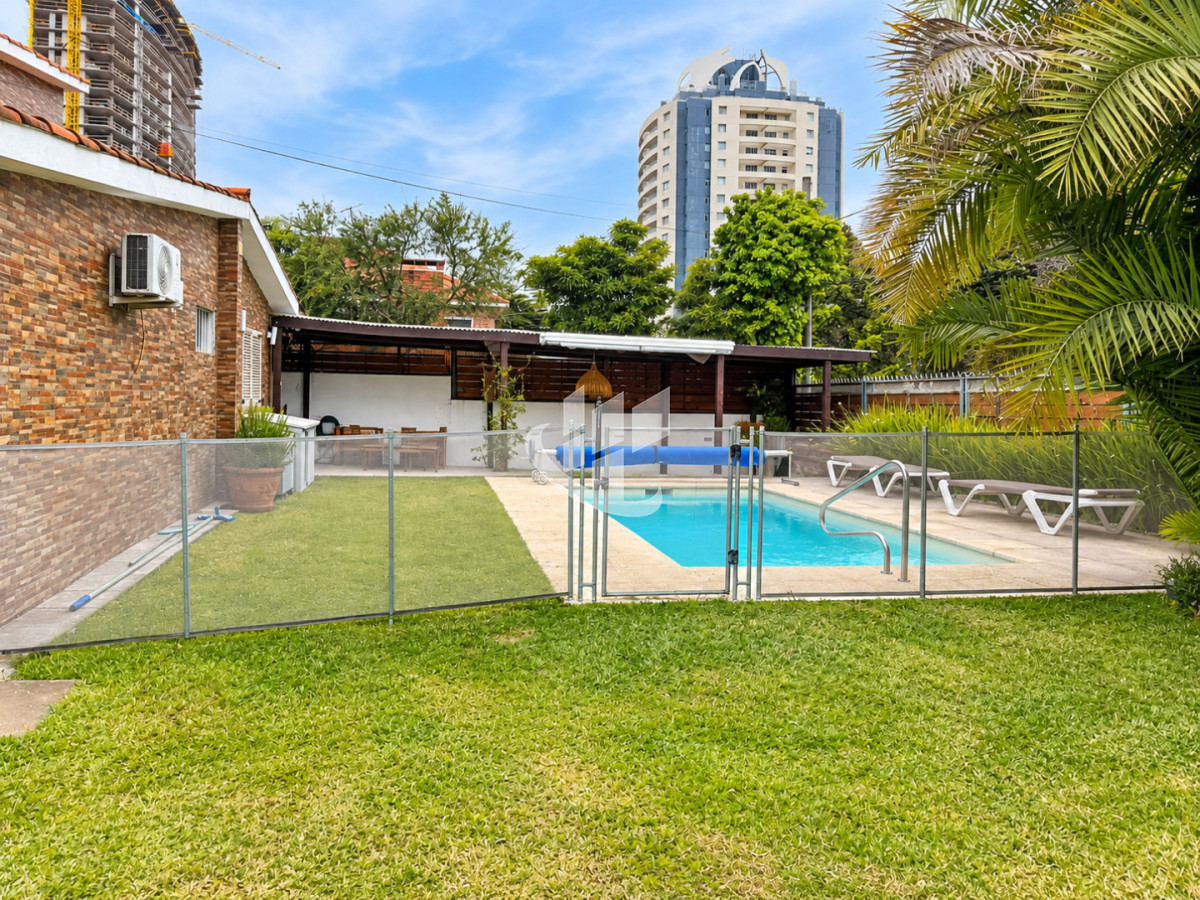 Casa ID.2768 - PUNTA DEL ESTE PLAYA BRAVA CASA DE 3 DORMITORIOS PSICINA CLIMARIZADA
