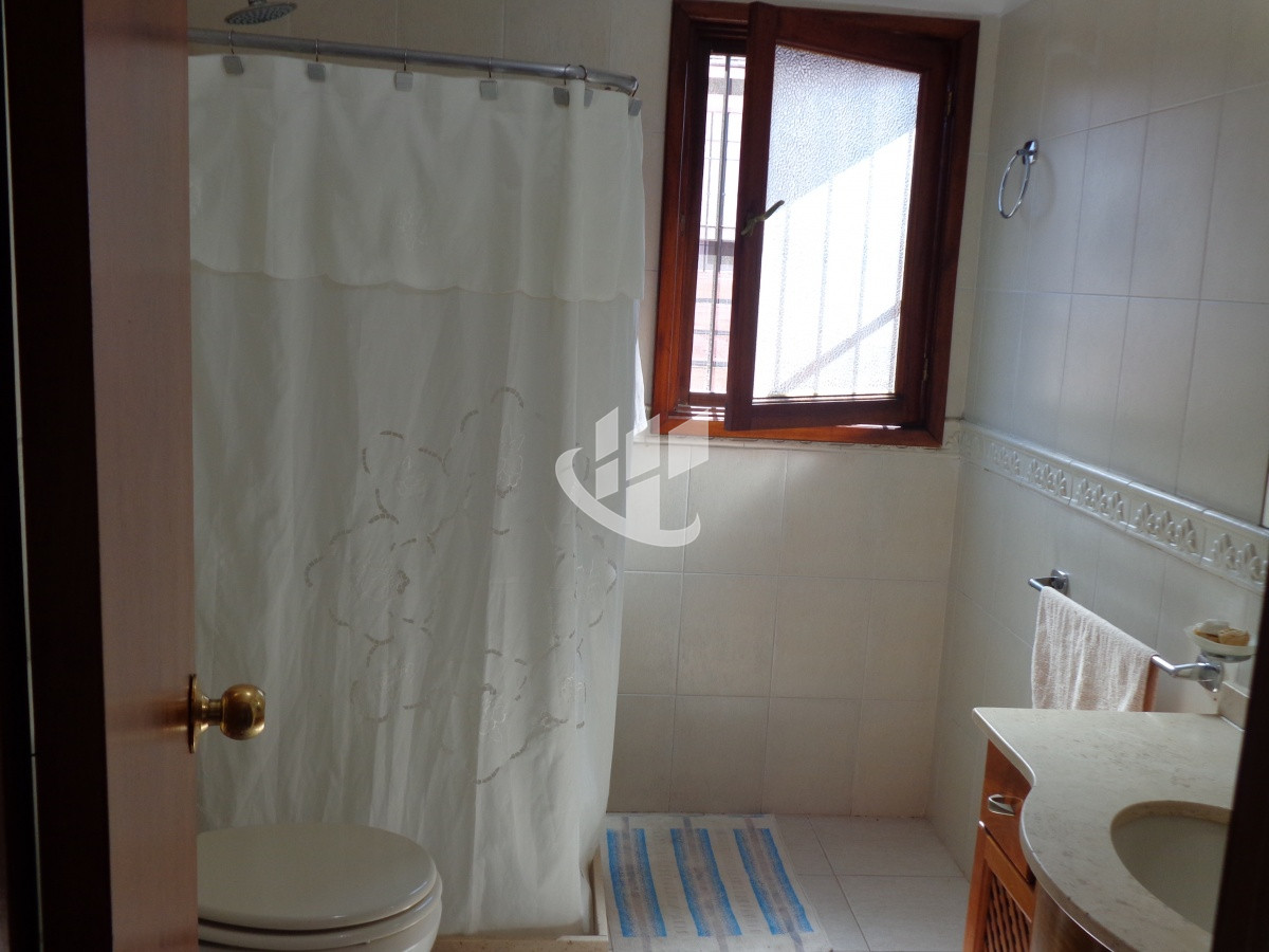 Casa ID.2109 - PUNTA DEL ESTE MARLY CASA DE 4 DORMITORIOS PISCINA EN ALQUILER TEMPORAL