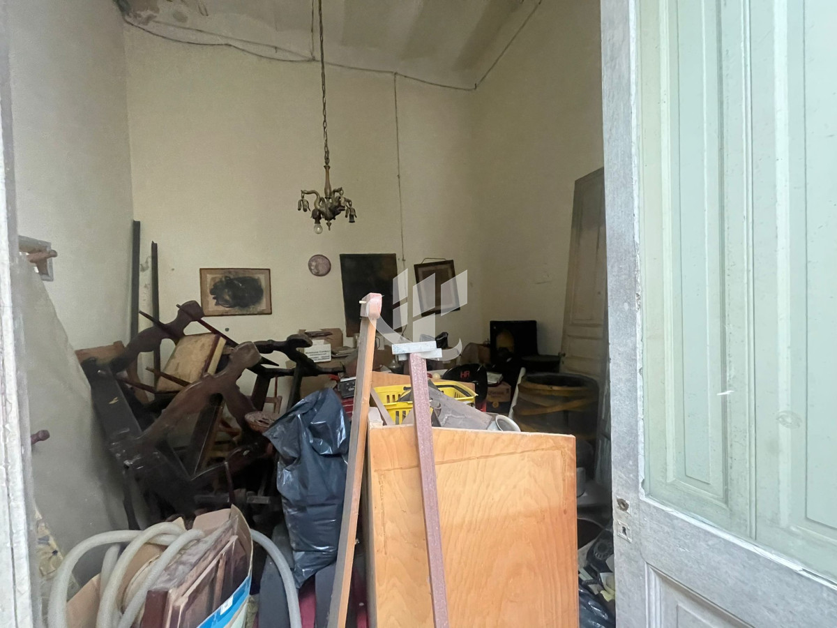 Casa ID.944 - EXCEPCIONAL ESQUINA CON 81 M2 DE FRENTE