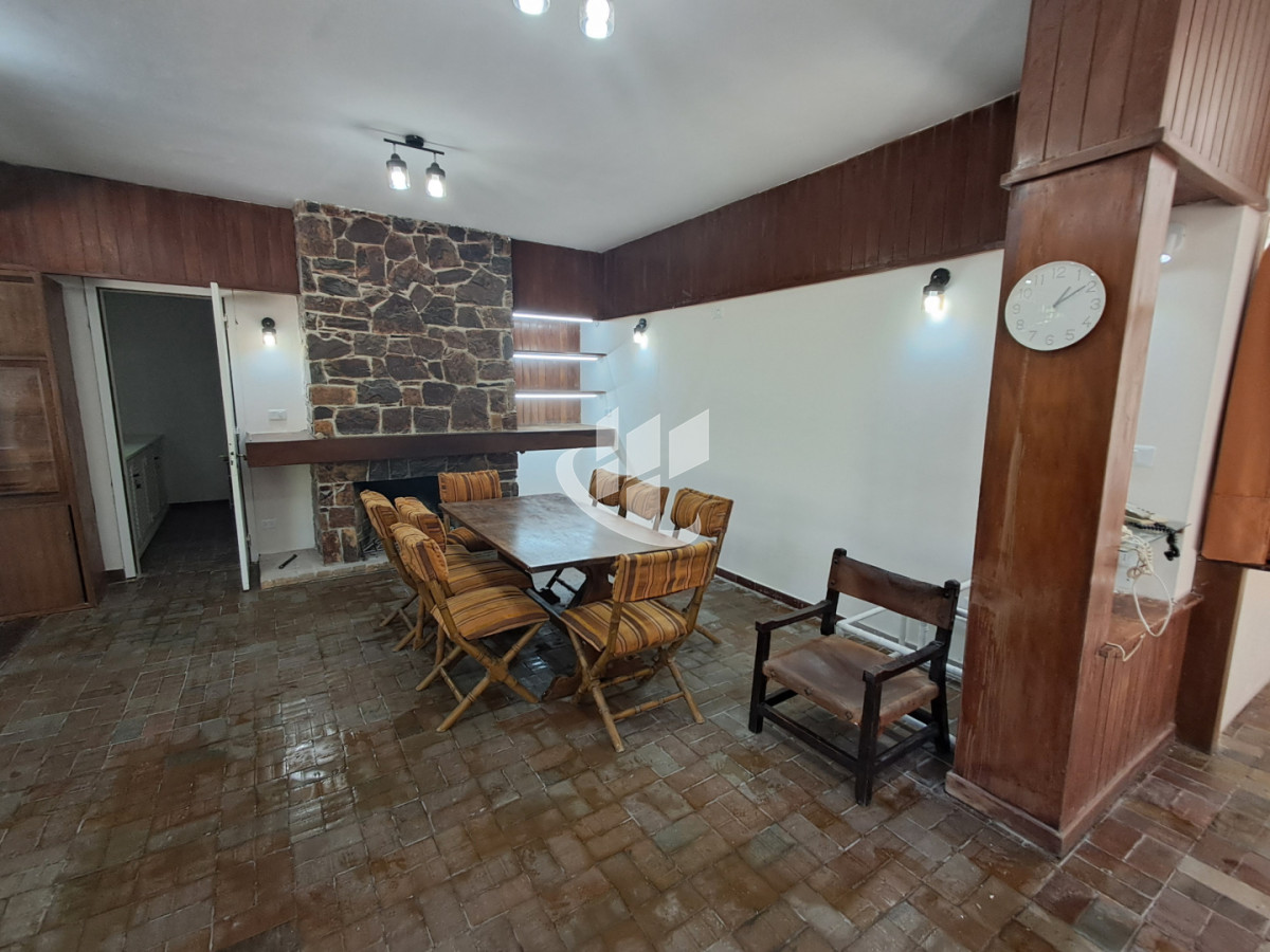 Casa ID.2406 - PUNTA DEL ESTE MANSA 5 DORMITORIOS 3 BAÑOS SE ALQUILA ENERO