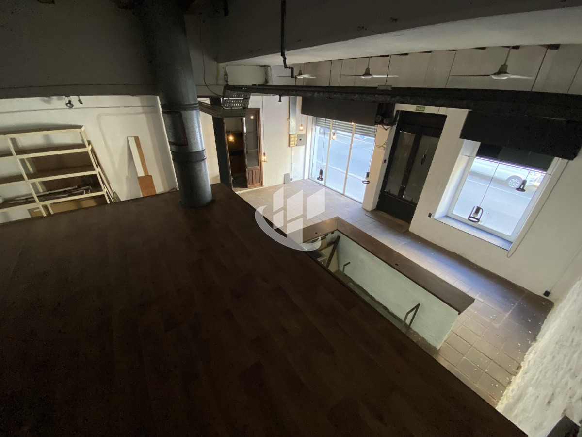 Casa ID.1022 - Venta casa con local al frente ideal para empresa 